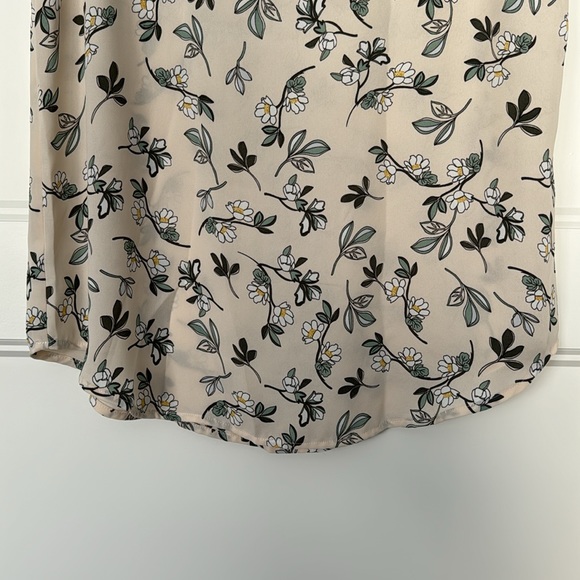 Loft Outlet Flowy Top in Sz Petite Small - Picture 4 of 8